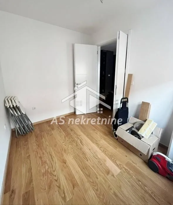 Izdavanje, stan, 55m², Južni Bulevar, Vračar Sve Podlokacije