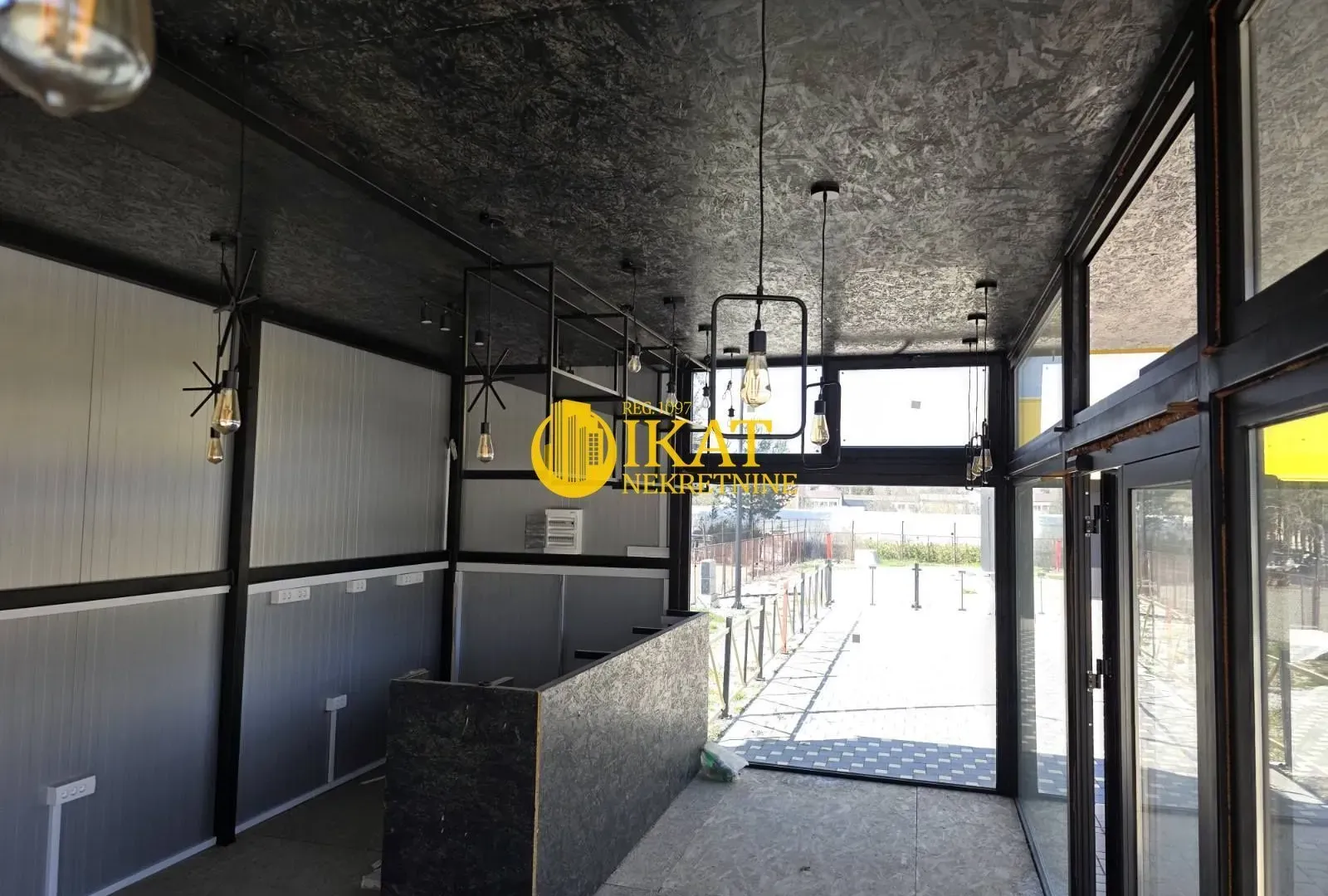 Sale, office space, 552m², Kosjerić, Srbija