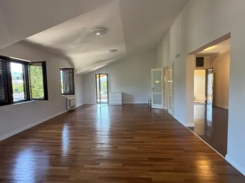 Izdavanje, trosoban stan, 170m², Gorica C, Podgorica - image 7