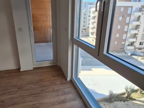 Prodaja, dvosoban stan, 69m², Ulcinj, Crna Gora - image 11