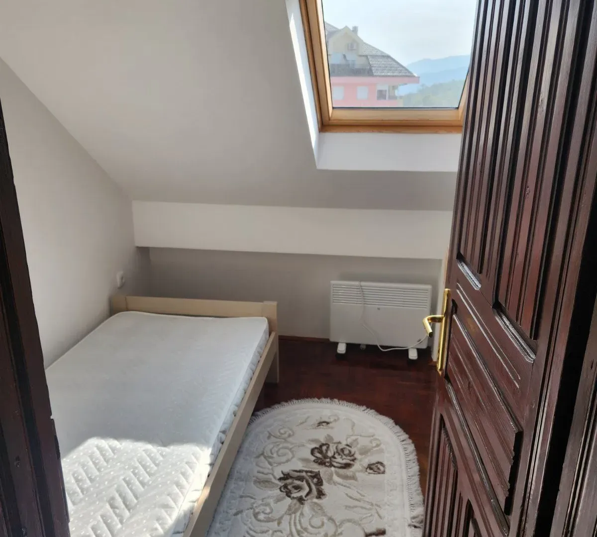 Prodaja, trosoban stan, 57m², Stara varoš, Nikšić