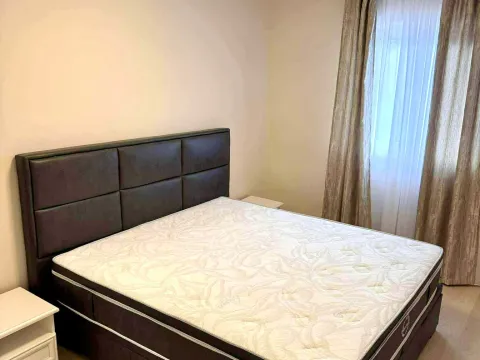 Izdavanje, trosoban stan, 101m², Momišići, Podgorica - image 8