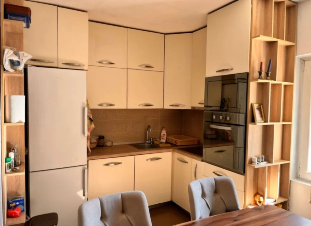 Izdavanje, kuća, 170m², Stari Aerodrom, Podgorica
