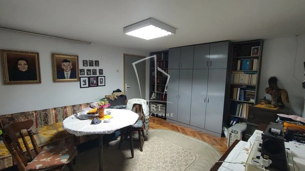 Sale, house, 236m², Voždovac Sve Podlokacije, Beograd
