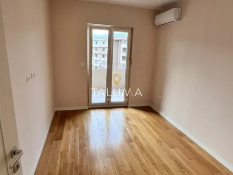 Rent, three bedroom apartment, 95m², City Kvart, Podgorica - image 3