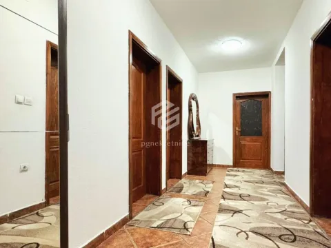 Izdavanje, trosoban stan, 110m², Masline, Podgorica - image 14