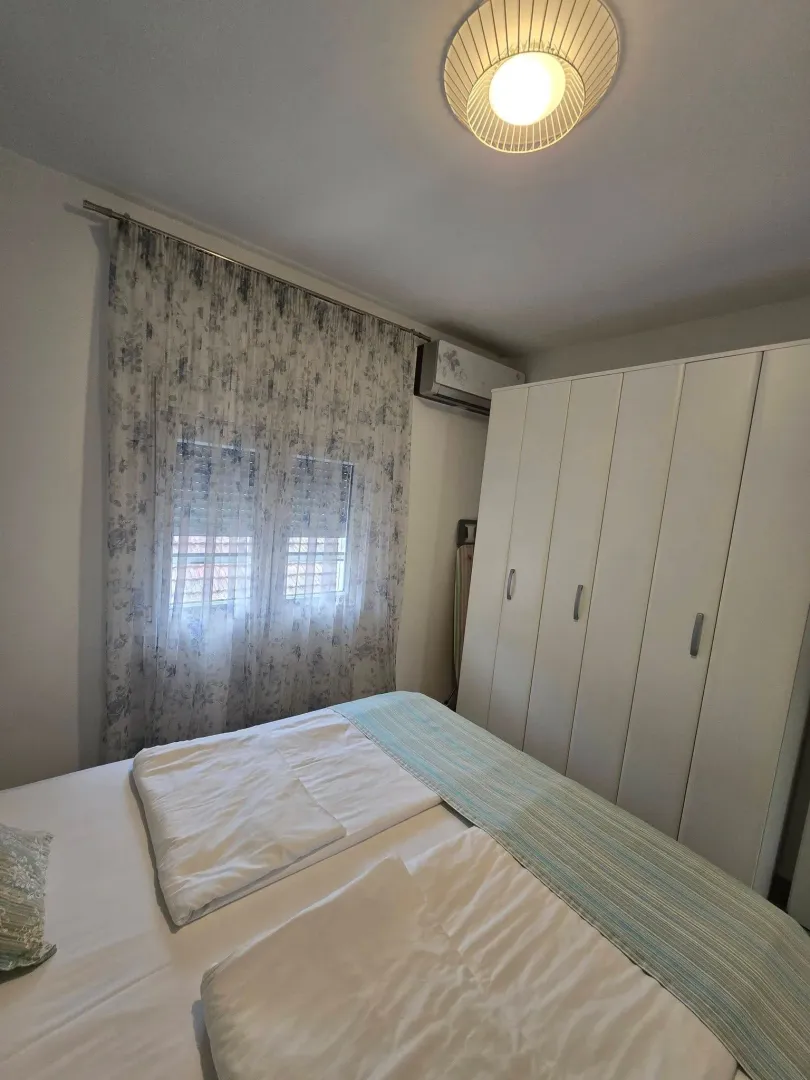 Izdavanje, dvosoban stan, 56m², Centar, Tivat