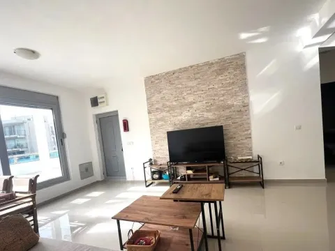 Prodaja, jednosoban stan, 53m², Dobrota, Kotor - image 11