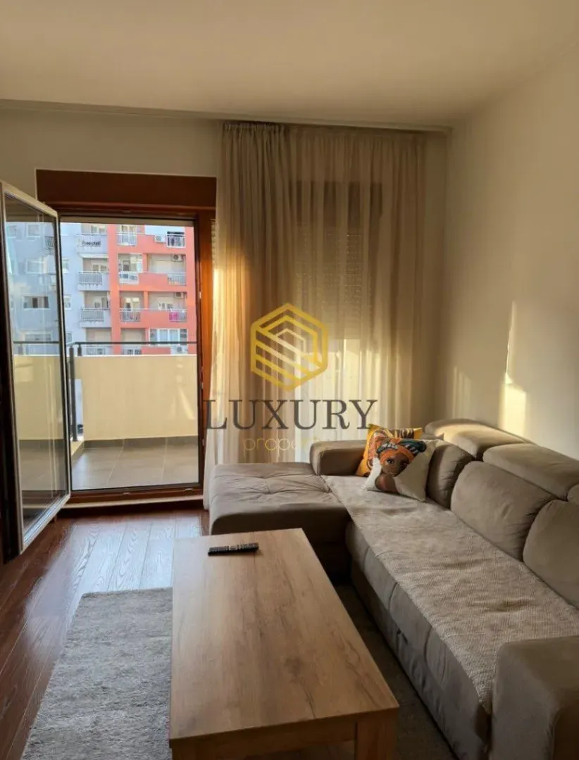 Izdavanje, jednosoban stan, 50m², Master Kvart, Podgorica