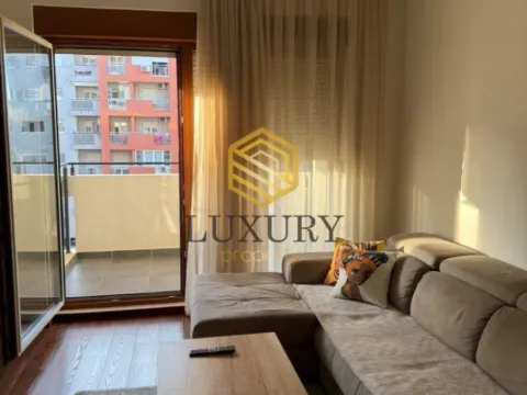 Izdavanje, jednosoban stan, 50m², Master Kvart, Podgorica - image 1