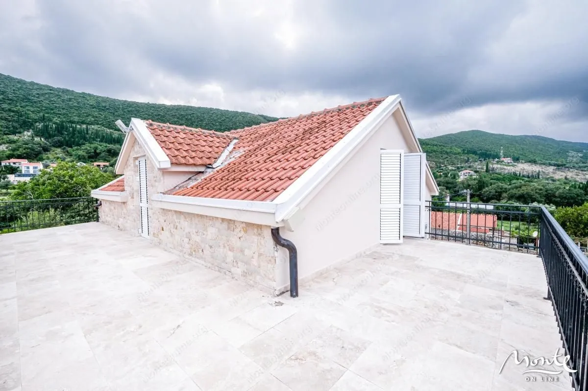 Prodaja, kuća, 204m², Herceg Novi, Crna Gora