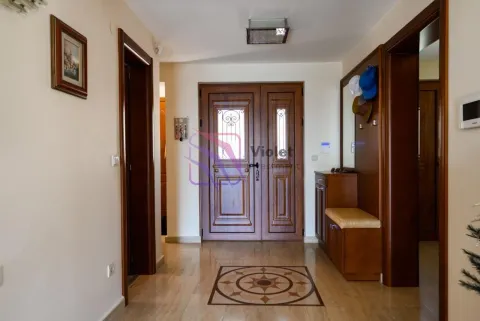 Prodaja, kuća, 252m², Šušanj, Bar - image 9