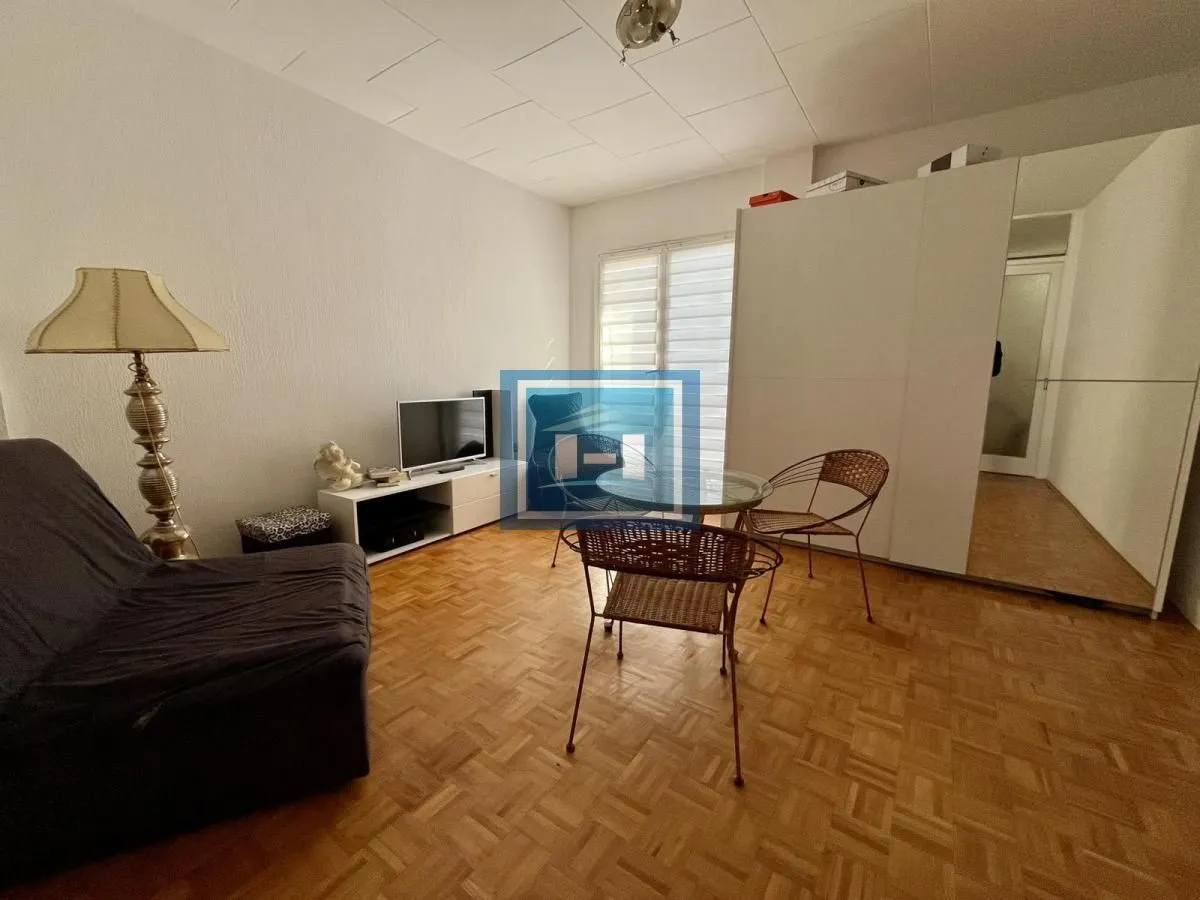 Prodaja, jednosoban stan, 1m², Ćuprija, Srbija