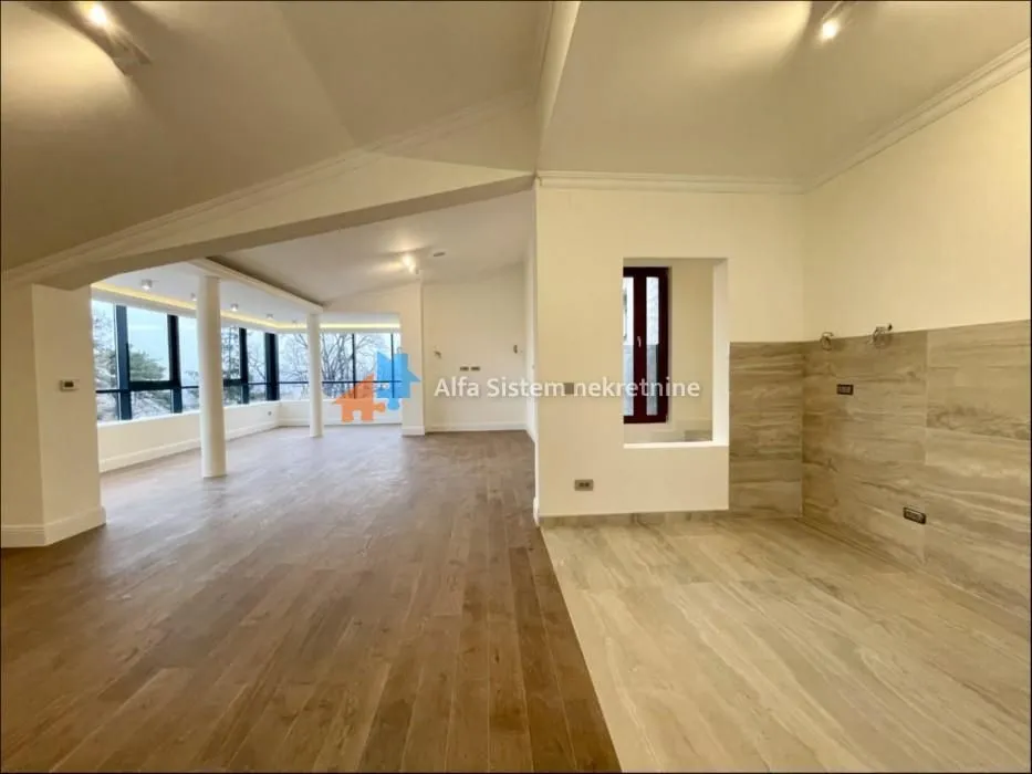 Izdavanje, četvorosoban stan, 174m², Savski Venac, Beograd