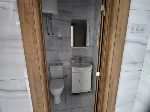 Izdavanje, poslovni prostor, 60m², Tuški Put, Podgorica - image 6