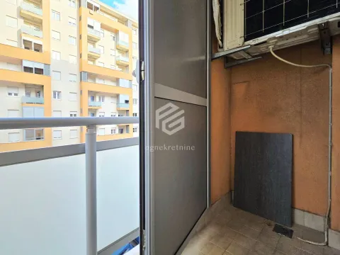Rent, two bedroom apartment, 64m², City Kej, Podgorica - image 13