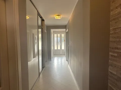 Izdavanje, dvosoban stan, 85m², Centar, Tivat - image 30