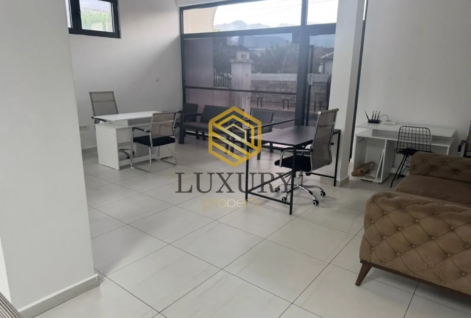 Rent, office space, 64m², Zagorič, Podgorica