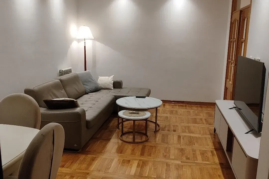Izdavanje, dvosoban stan, 65m², Preko Morače, Podgorica