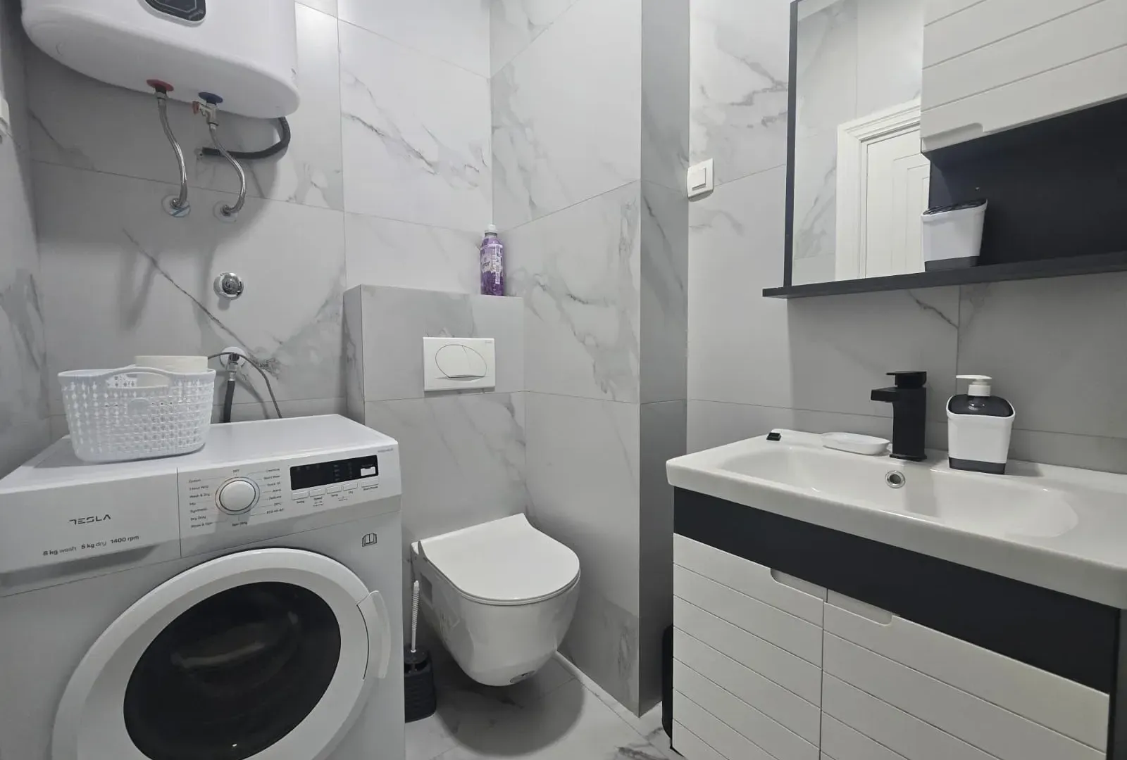 Izdavanje, jednosoban stan, 44m², Central Point, Podgorica