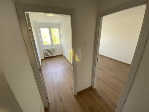 Rent, four bedroom apartment, 80m², Novo naselje, Novi Sad - image 8