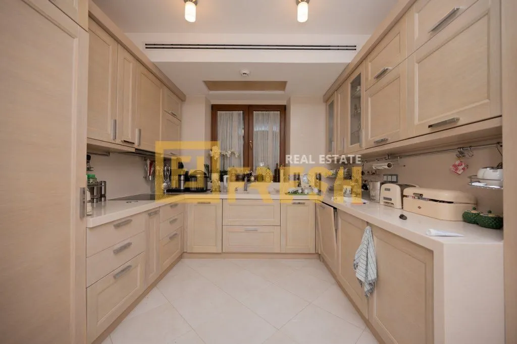 Prodaja, kuća, 300m², Tivat, Crna Gora