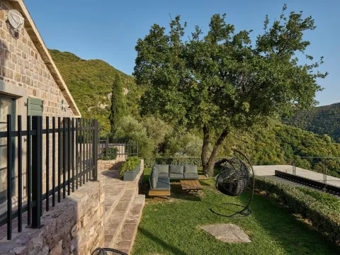 Prodaja, kuća, 293m², Donja Lastva, Tivat - image 29