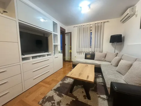 Prodaja, jednosoban stan, 44m², Stari Aerodrom, Podgorica - image 4