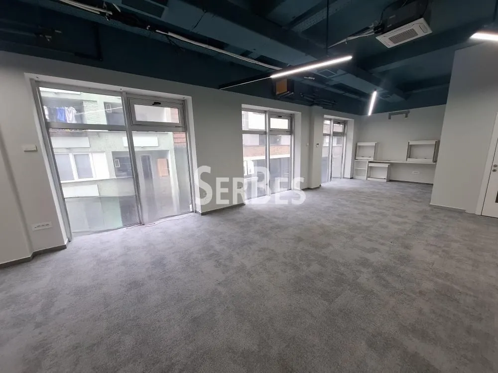 Rent, office space, 131m², Bulevar Oslobodjenja, Novi Sad Sve Podlokacije