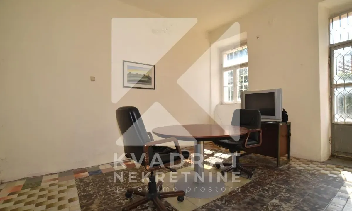 Rent, office space, 100m², Blok 7, Podgorica