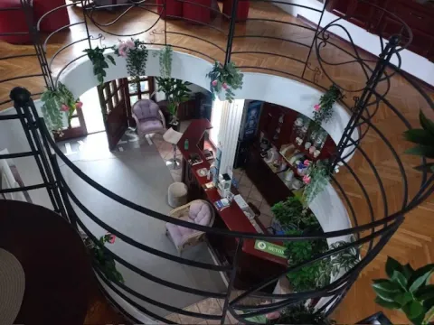 Izdavanje, poslovni prostor, 155m², Savski Venac, Beograd - image 6