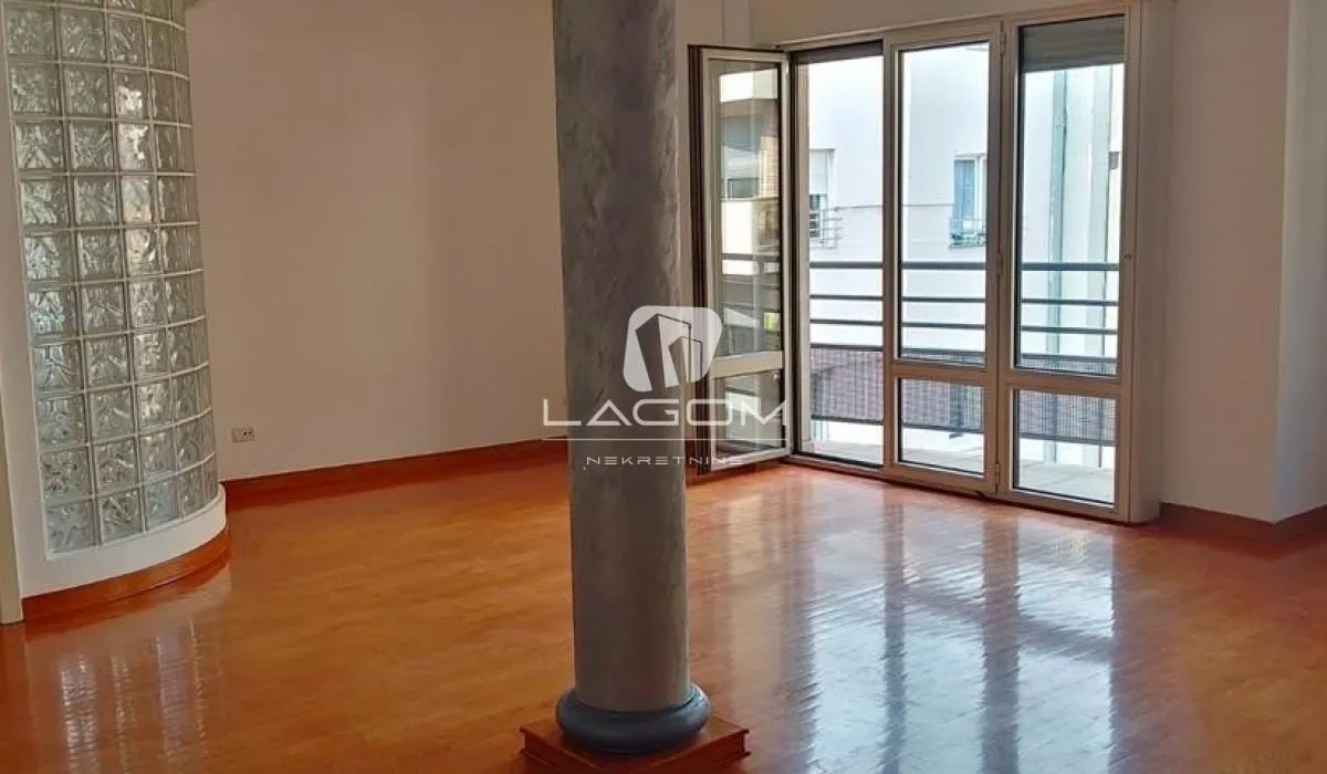 Izdavanje, stan, 203m², Vračar Hram, Vračar Sve Podlokacije