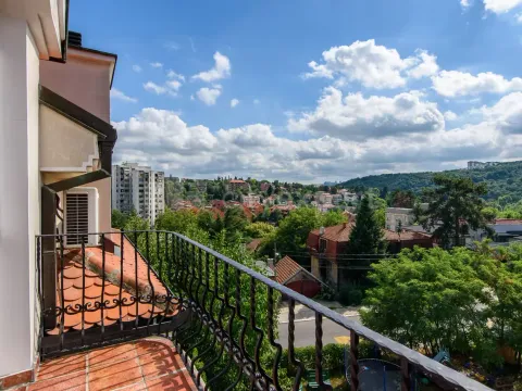 Izdavanje, četvorosoban stan, 250m², Savski Venac, Beograd - image 12