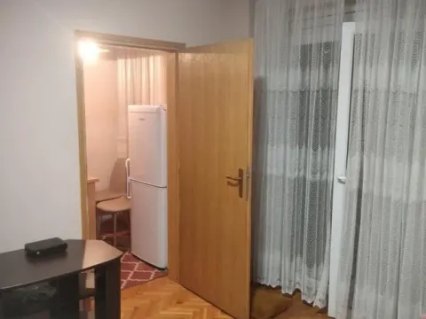 Izdavanje, dvosoban stan, 48m², Grbavica, Novi Sad Sve Podlokacije - image 2