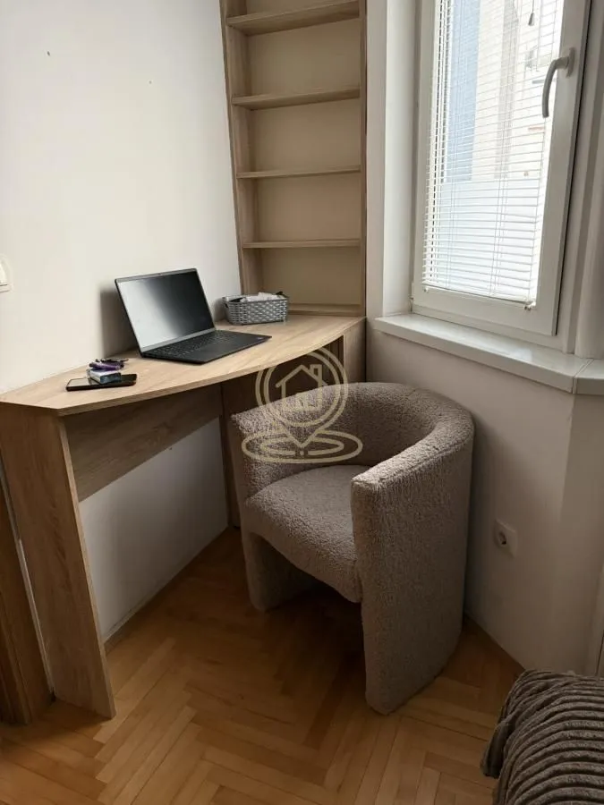 Izdavanje, dvosoban stan, 59m², Centar, Kragujevac