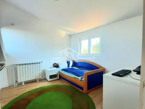 Prodaja, četvorosoban stan, 102m², Golf Naselje, Beograd - image 13