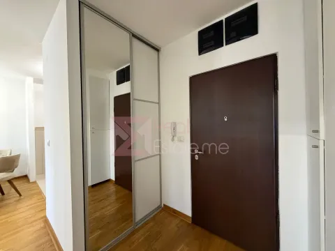Rent, two bedroom apartment, 68m², City Kvart, Podgorica - image 10
