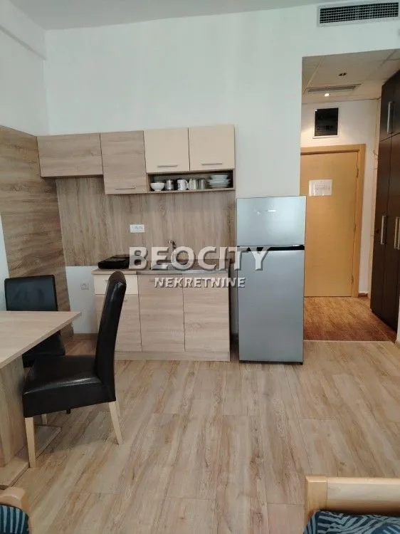 Izdavanje, stan, 24m², Novo naselje, Novi Sad