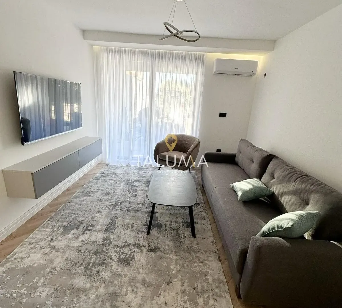Izdavanje, dvosoban stan, 68m², Stari Aerodrom, Podgorica
