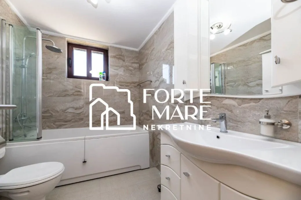 Prodaja, kuća, 230m², Igalo-Petlja, Herceg Novi