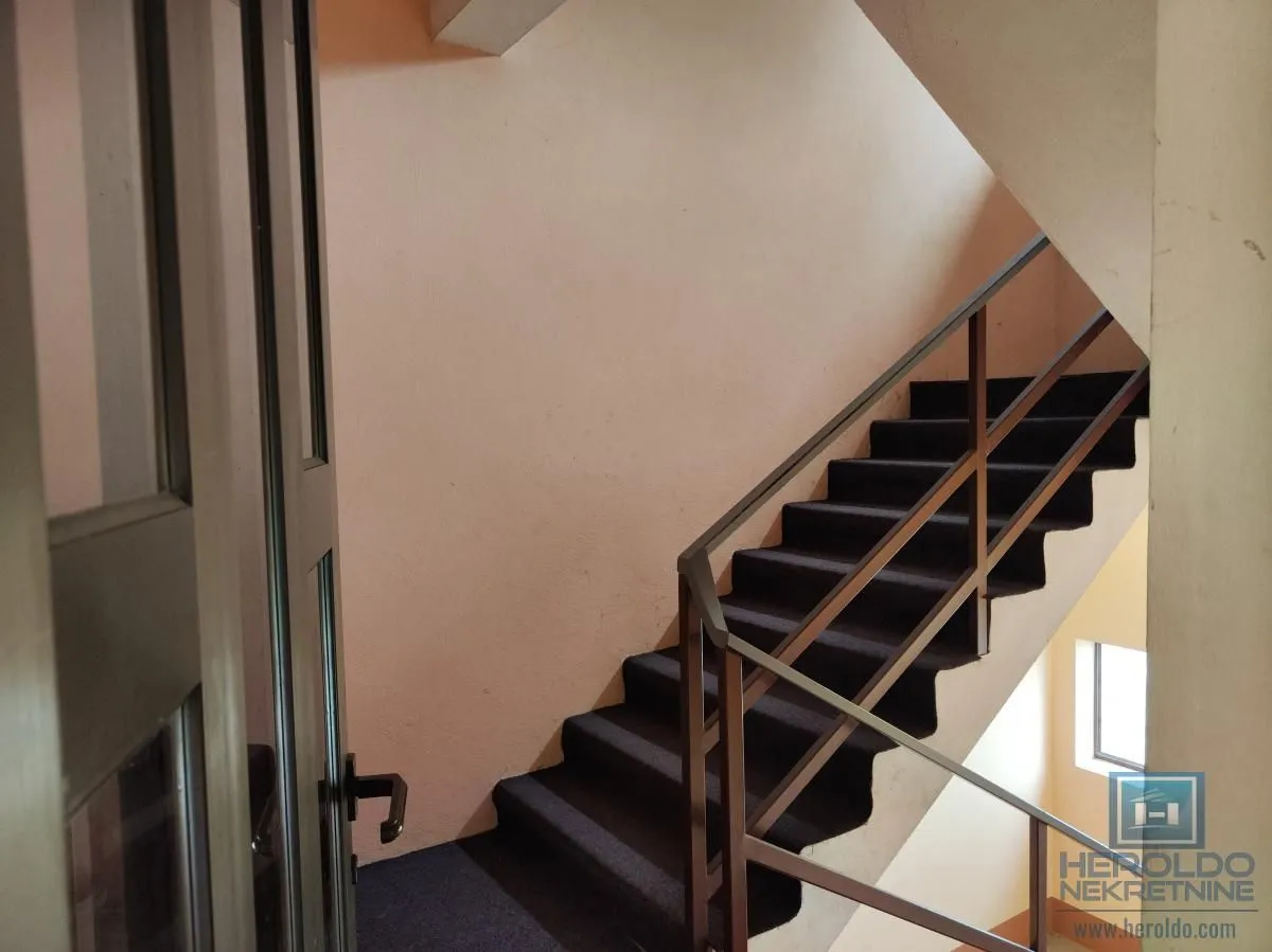 Rent, hospitality venue, 1000m², Strelište, Jagodina