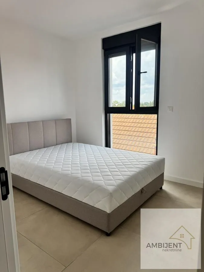 Izdavanje, dvosoban stan, 43m², Stari Banovci, Stara Pazova