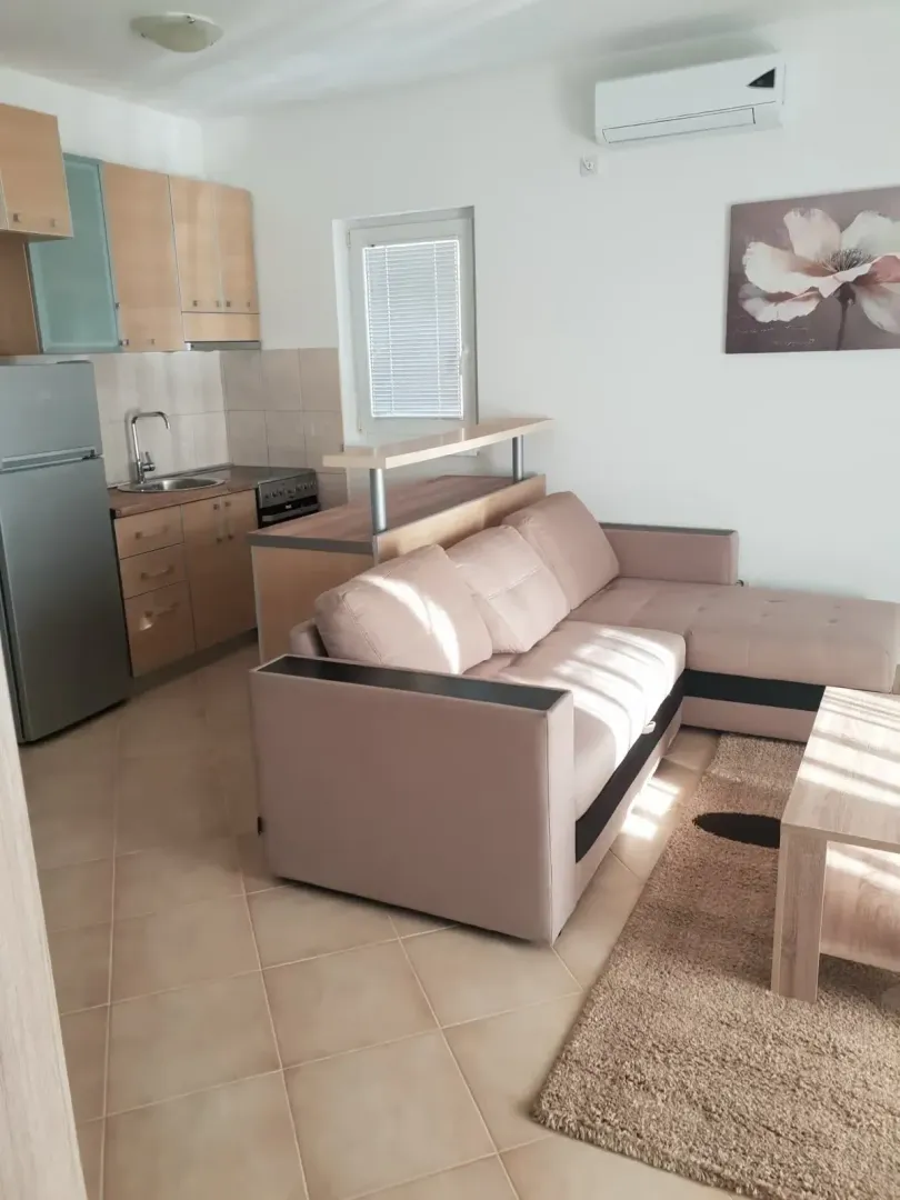 Rent, two bedroom apartment, 56m², Tivat, Crna Gora