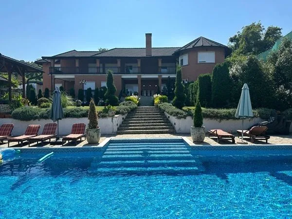 Izdavanje, kuća, 720m², Vrnjačka Banja, Srbija