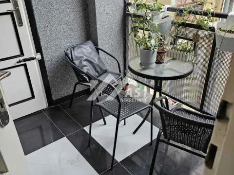 Izdavanje, četvorosoban stan, 100m², Centar, Novi Sad - image 10