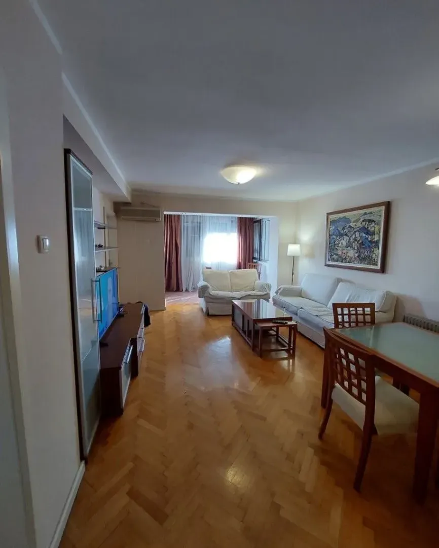 Izdavanje, trosoban stan, 70m², Centar, Podgorica