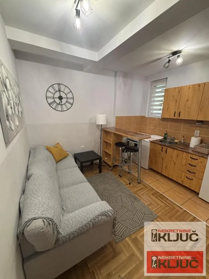 Prodaja, jednosoban stan, 25m², Centar, Novi Sad