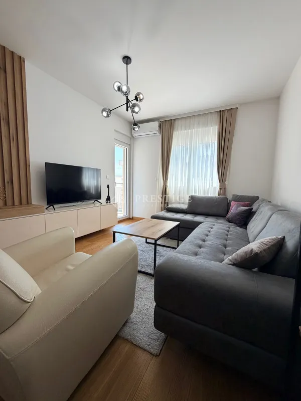 Izdavanje, jednosoban stan, 48m², New City, Podgorica