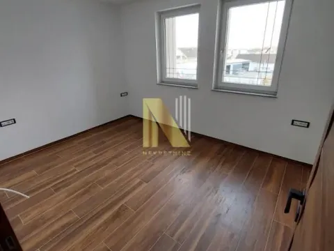 Izdavanje, poslovni prostor, 250m², Veternik, Novi Sad Sve Podlokacije - image 7