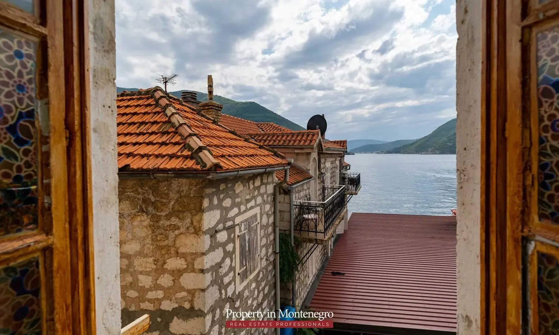 Prodaja, jednosoban stan, 42m², Perast, Kotor